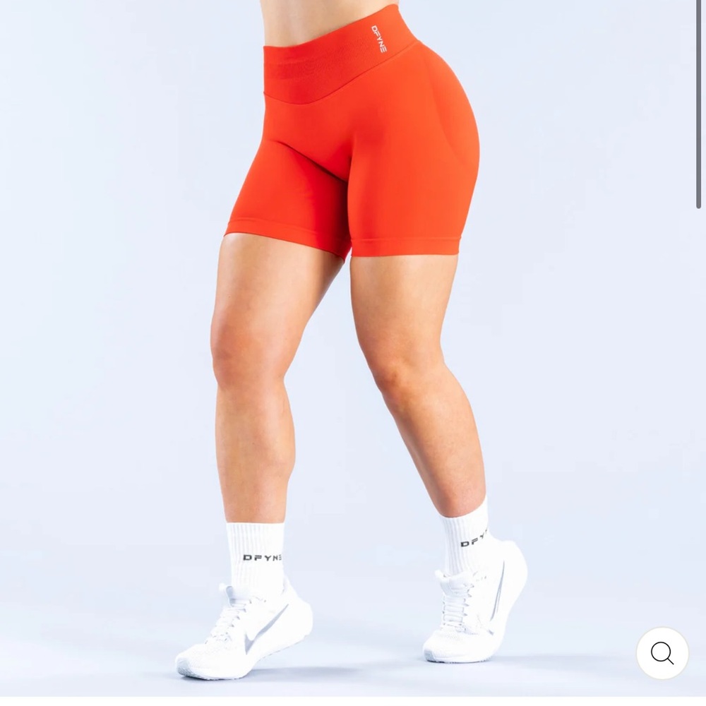DFYNE Women's chilli impact Shorts